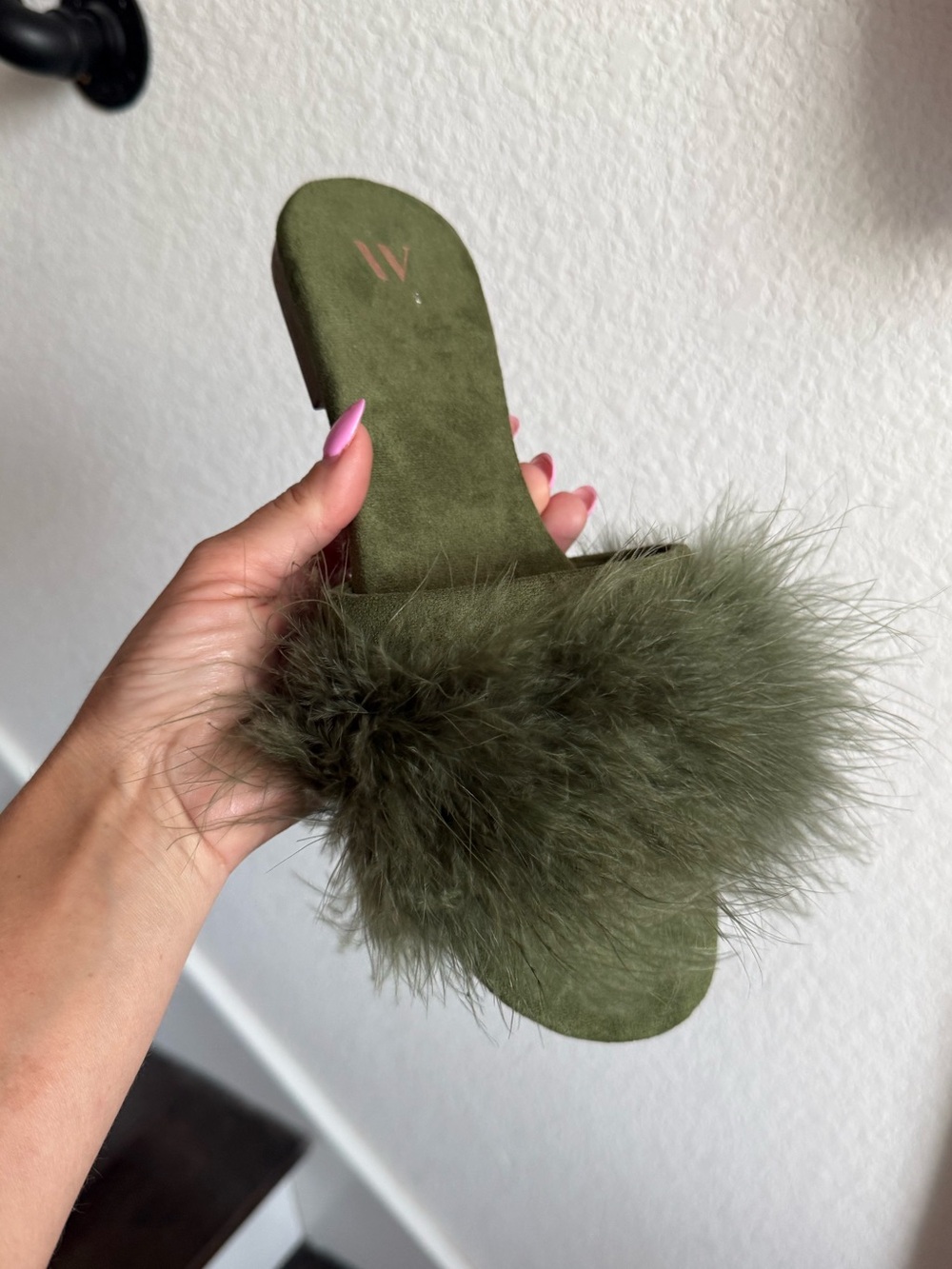 Amélie Home Green Feather House Slipper Slides NWT Sz: 9 - Picture 5 of 10